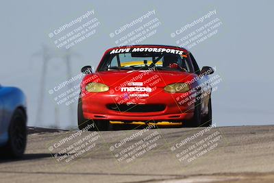 media/Oct-26-2025-CalClub SCCA (Sun) [[8ce1e69566]]/Group 5/Grapevine/